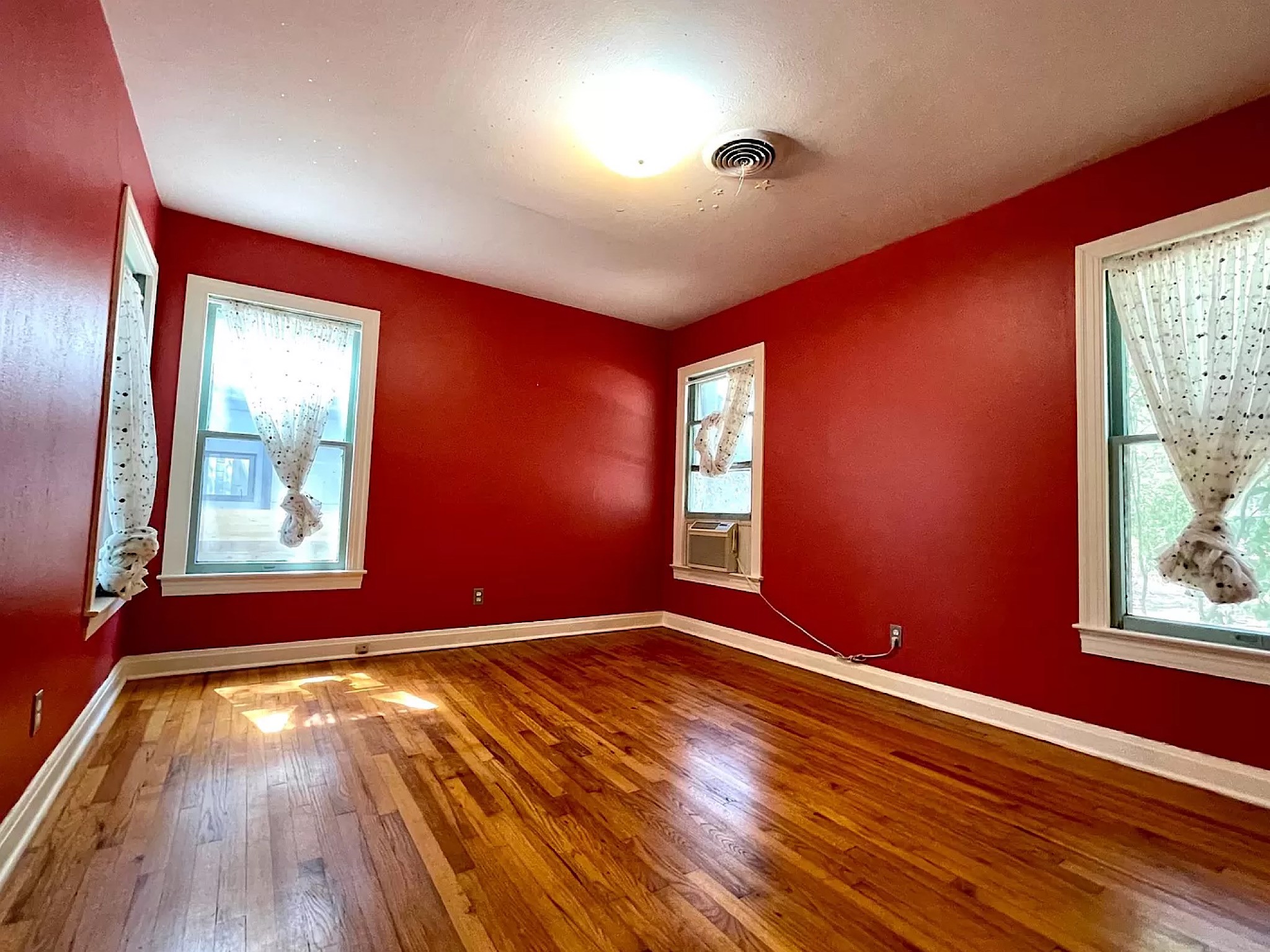 4104 Ridgelea Drive Austin, TX 78731 - Photo 9 of 16 Primary bedroom (house has central HVAC, Window AC not needed.