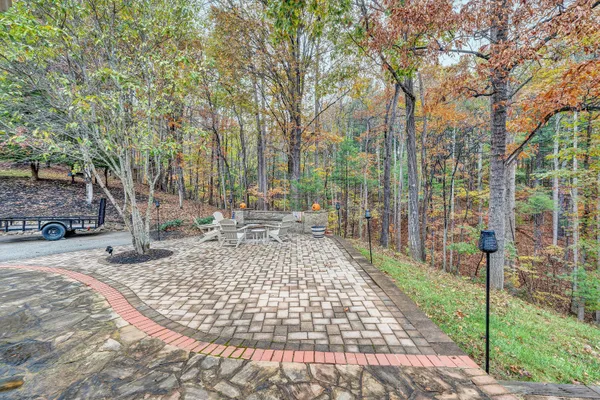 $960,000 | 5431 Ridgelea Estates Drive, Roanoke, VA 24018