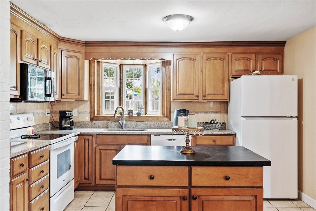 115 Richard Road Braintree, MA 02184 - Photo 12 of 36 Gallery Image 12