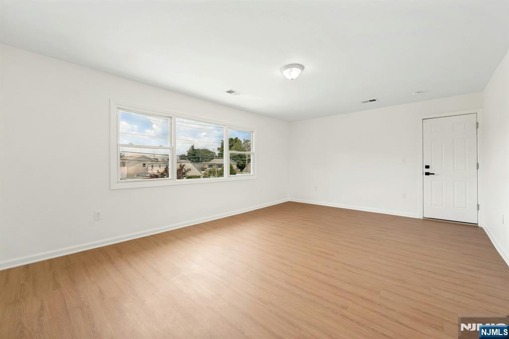 726 Saddle River Road Saddle Brook, NJ 07663 - Photo 6 of 32