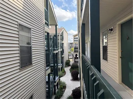 $95,000 | 2330 Edenborn Avenue, Unit 225, Metairie, LA 70001