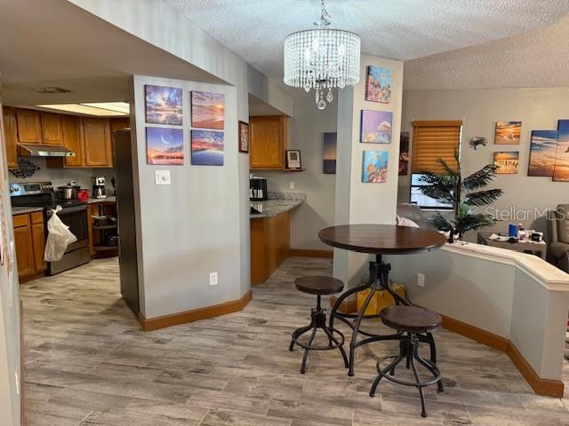 311 Alpine Street Altamonte Springs, FL 32701 - Photo 4 of 42 Entrance to Kitchen/LR