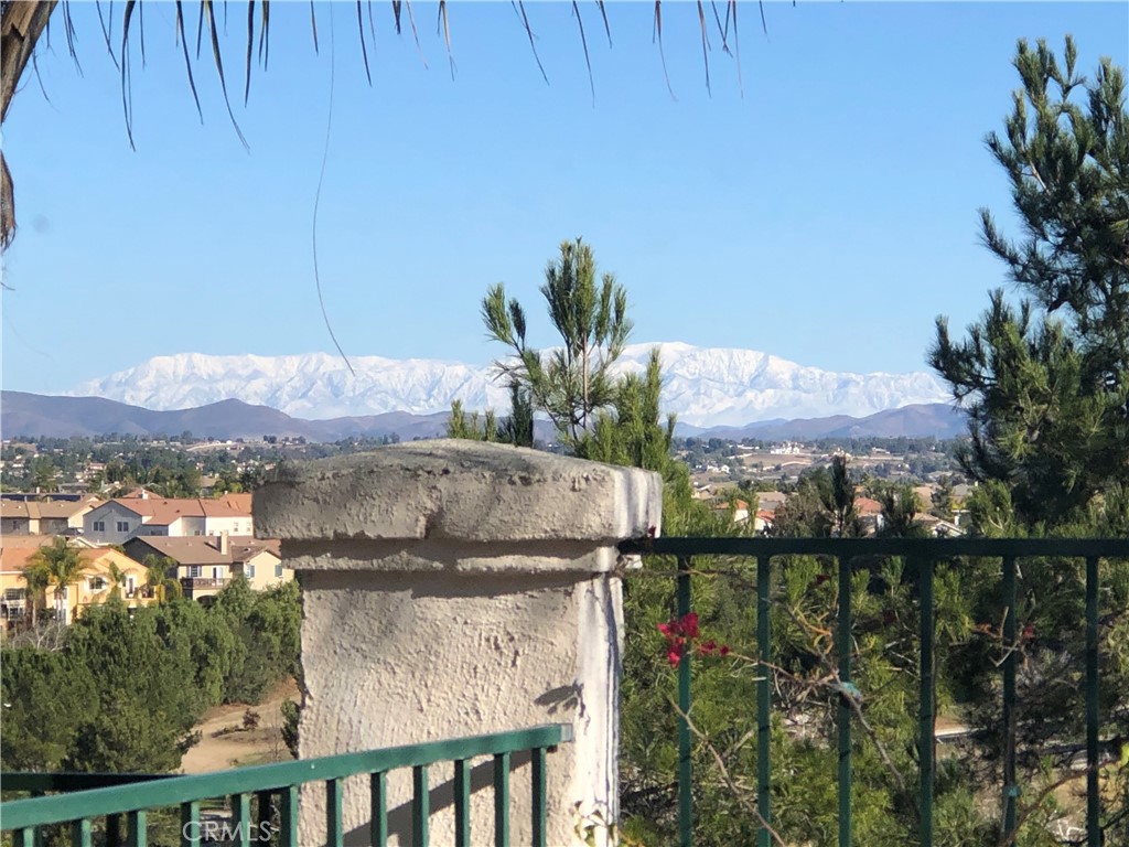 45644 Camino Rubi Temecula, CA 92592 - Photo 36 of 51 a view of a garden