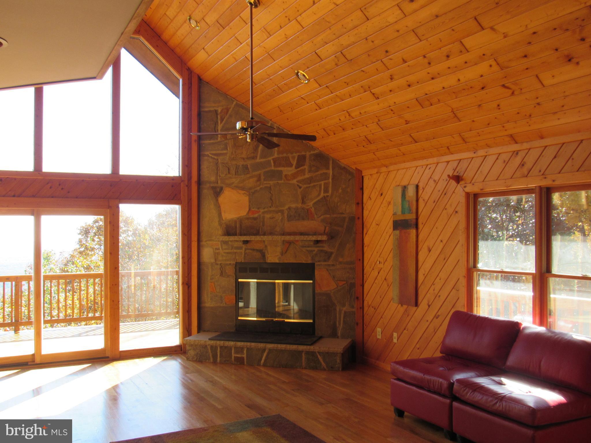 2713 Lookout Road Haymarket, VA 20169 - Photo 2 of 27 Living Room