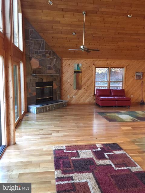 2713 Lookout Road Haymarket, VA 20169 - Photo 21 of 27 Living Room