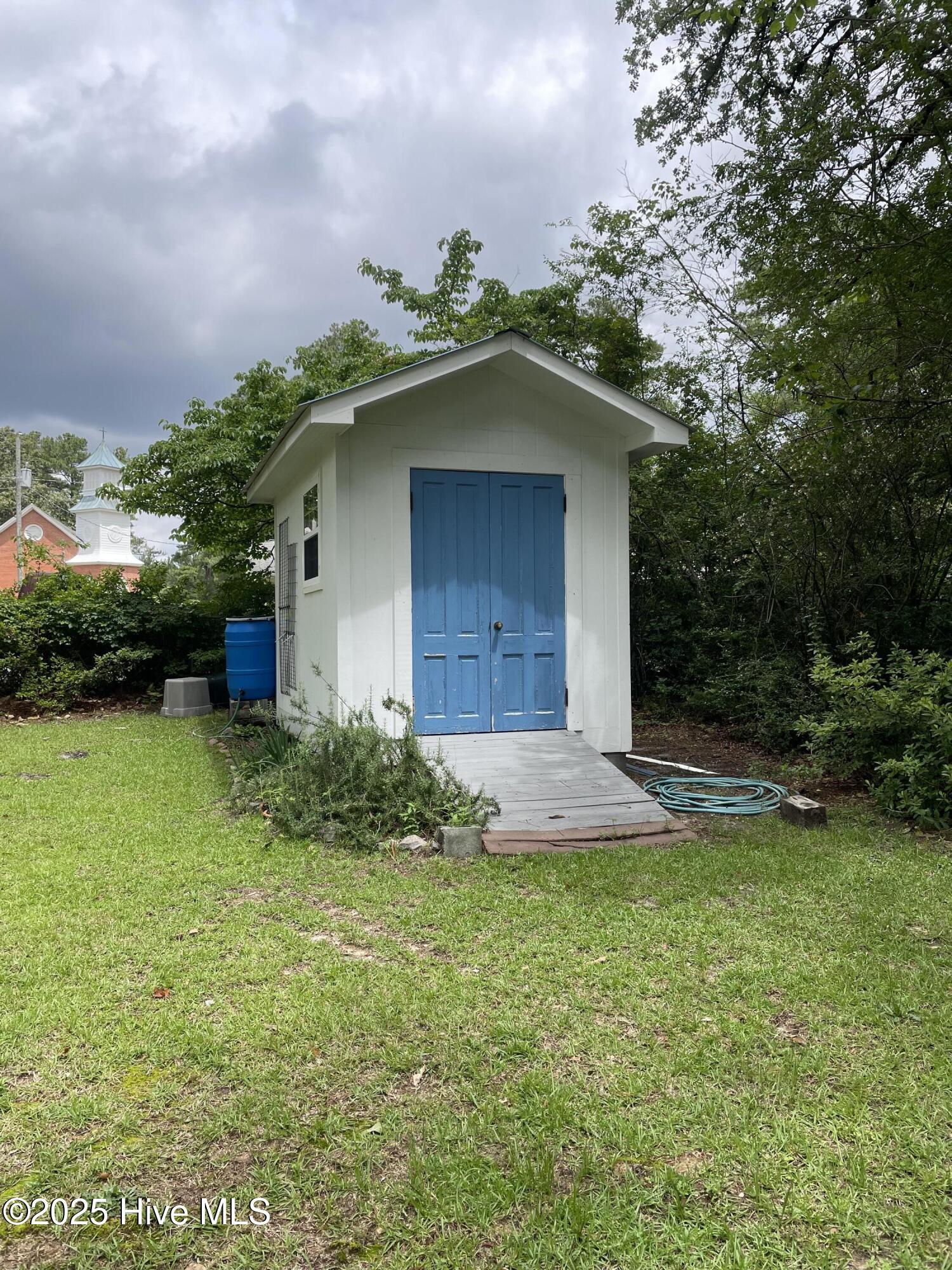 958 Holly Road Lakeview, NC 28350 - Photo 10 of 18 Garden shed