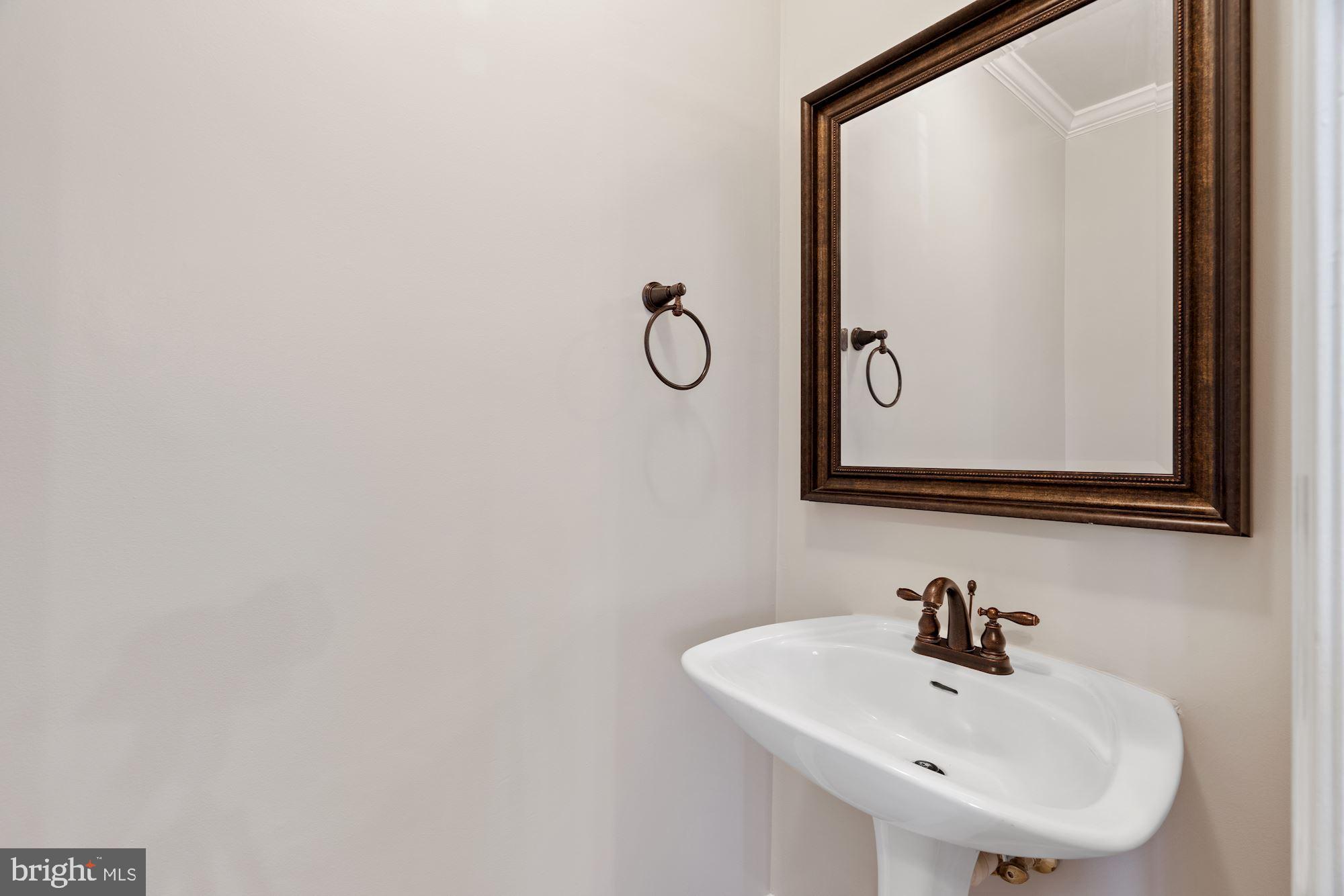 1327 South Glebe Road Arlington, VA 22204 - Photo 14 of 40