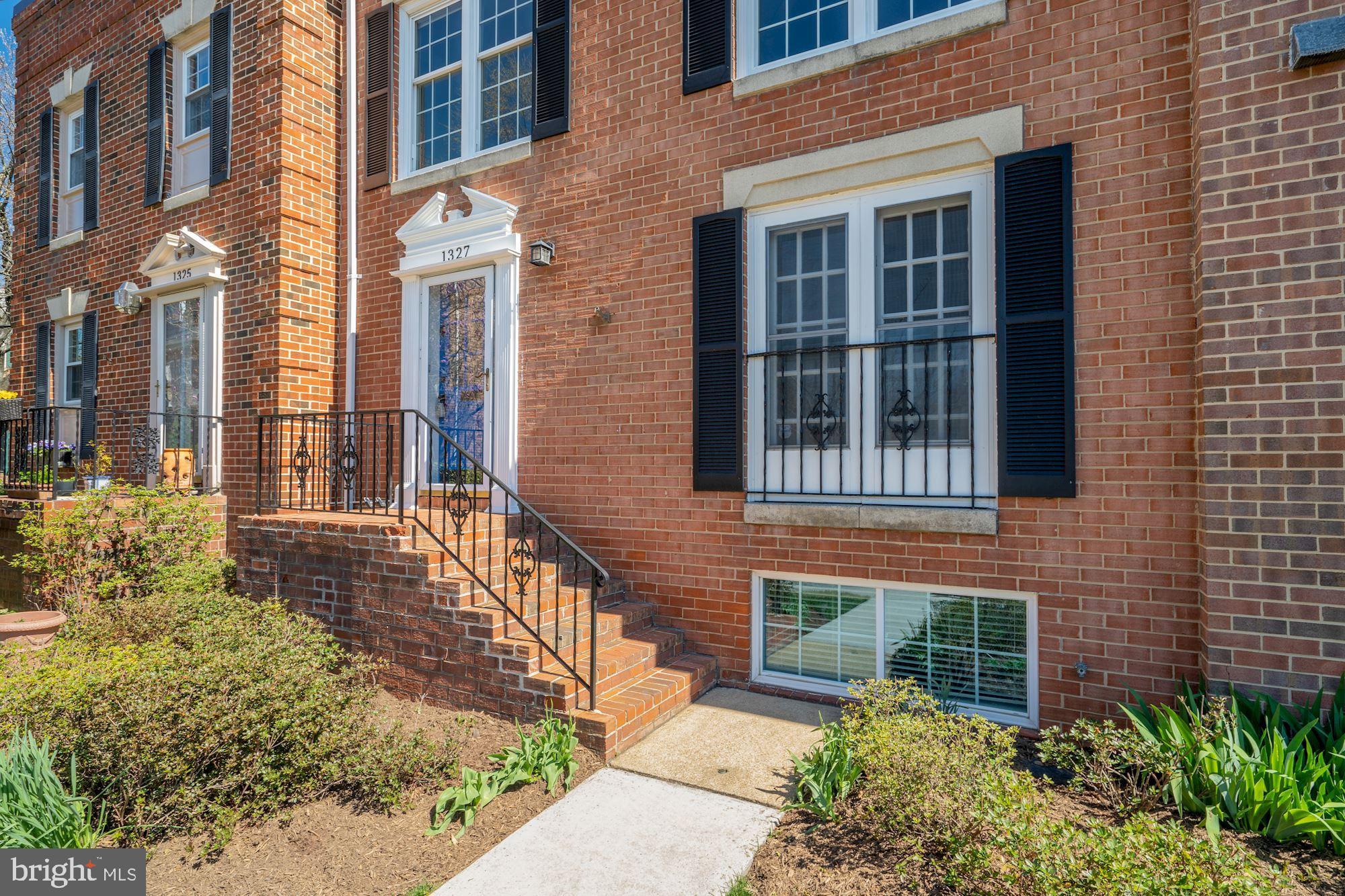 1327 South Glebe Road Arlington, VA 22204 - Photo 3 of 40
