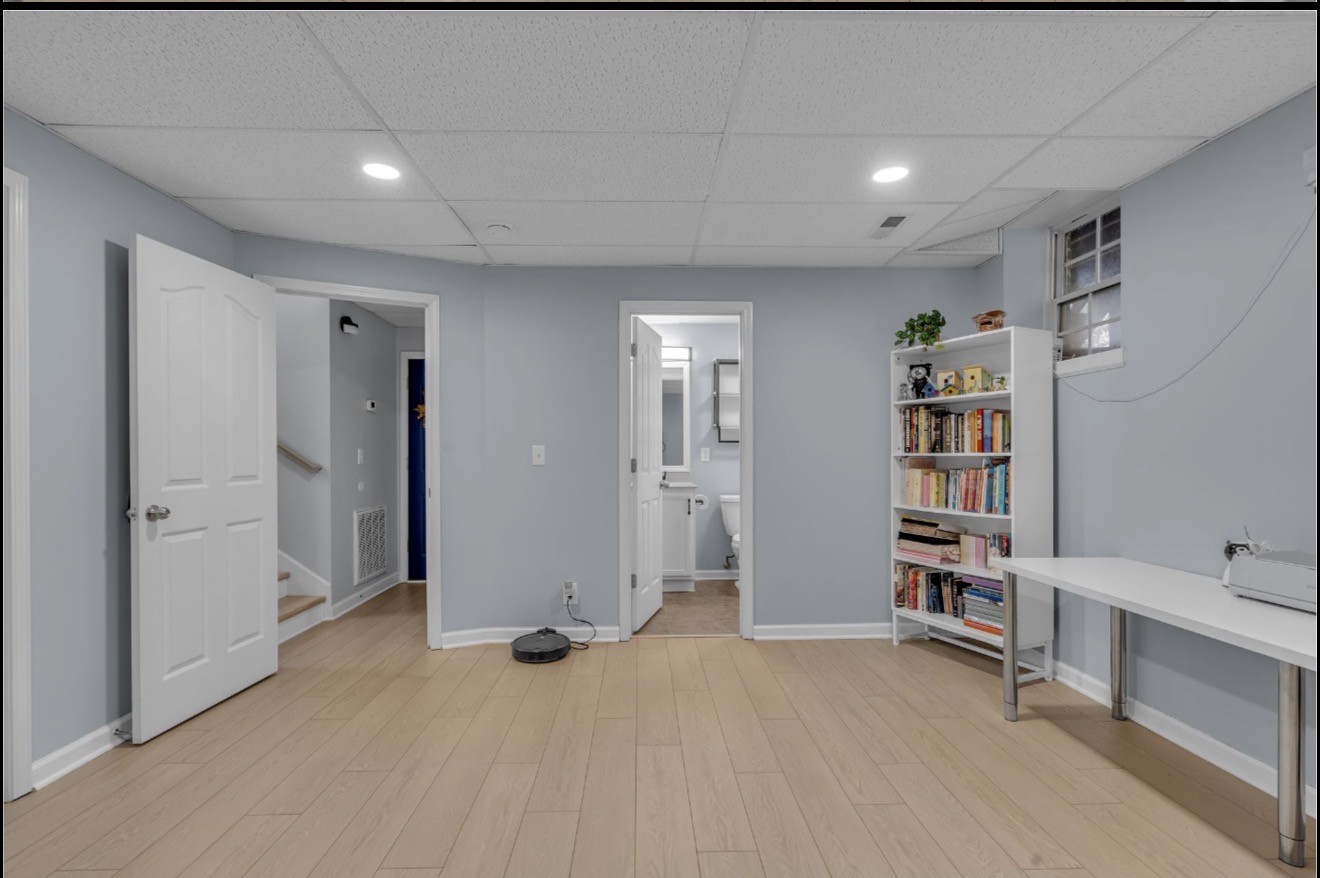 1589 Hedgewood Road Clarksville, TN 37042 - Photo 26 of 30 a view of an empty room with shelves