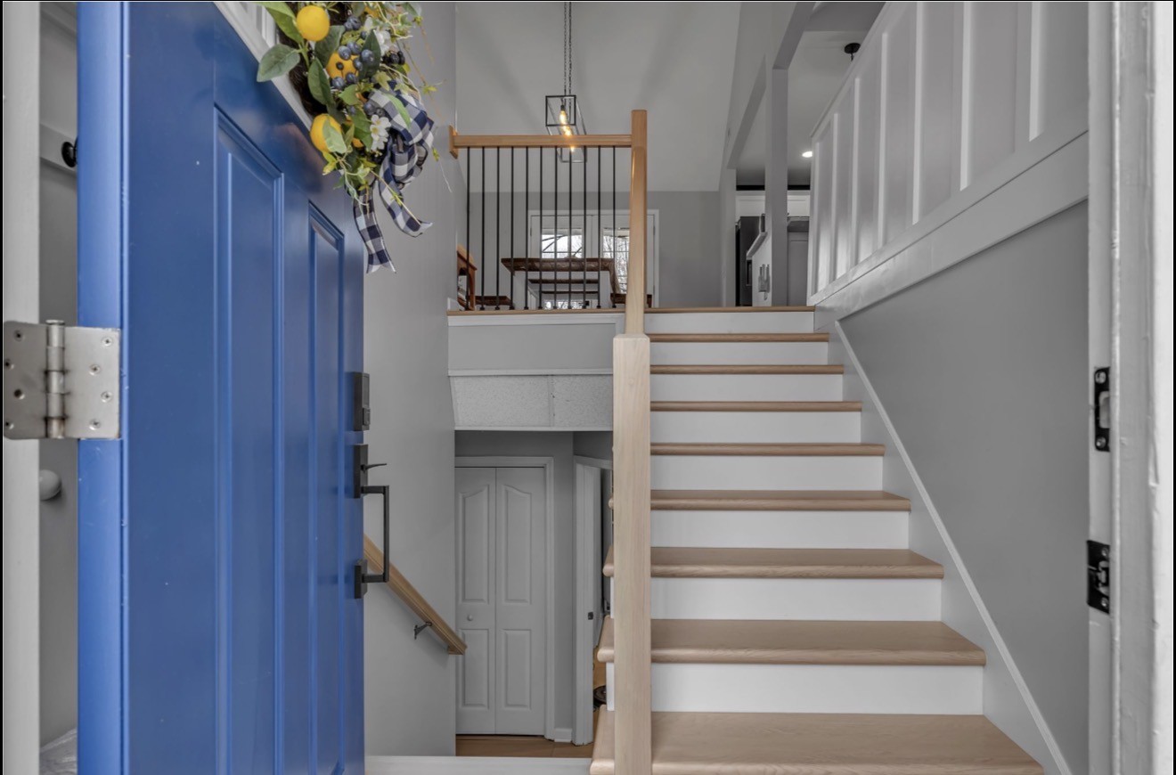 1589 Hedgewood Road Clarksville, TN 37042 - Photo 5 of 30 a view of entryway