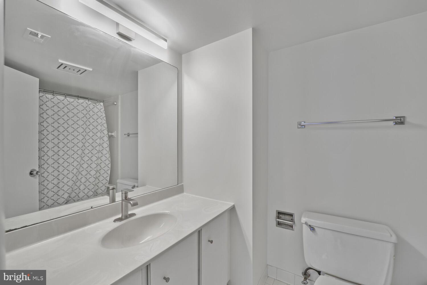 1140 23rd Street Northwest, Unit 903 Washington, DC 20037 - Photo 12 of 28 Primary Bathroom