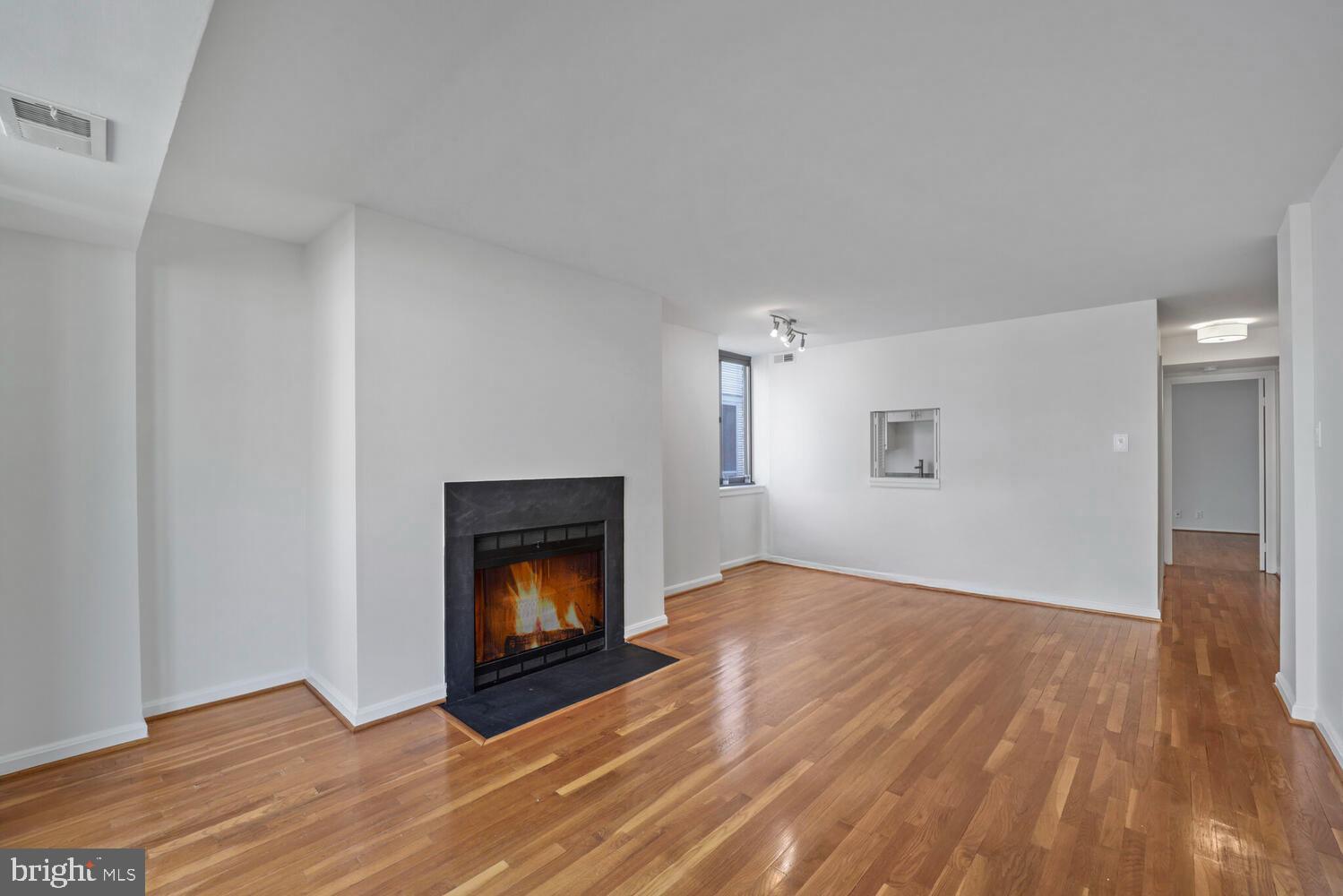 1140 23rd Street Northwest, Unit 903 Washington, DC 20037 - Photo 4 of 28 Unfurnished Living Room