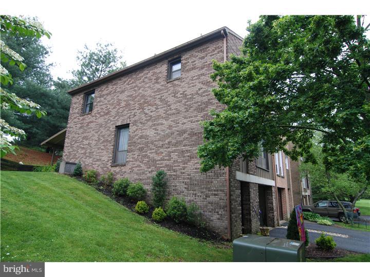 16 Club Lane Reading, PA 19607 - Photo 15 of 16 Exterior