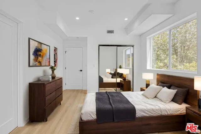 $3,900,000 | 10828 Hesby Street, North Hollywood, CA 91601