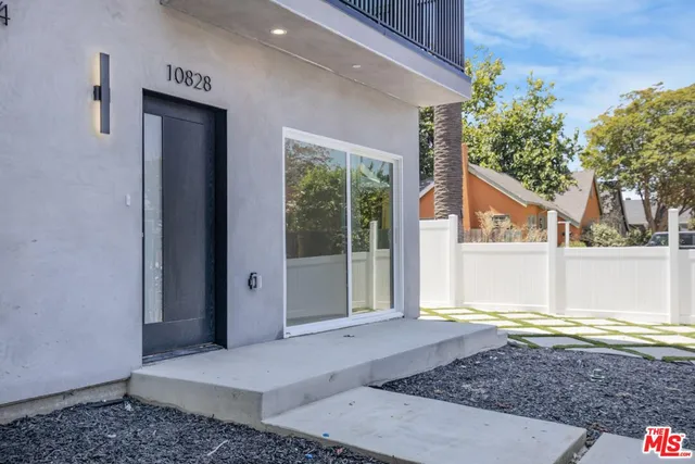 $3,900,000 | 10828 Hesby Street, North Hollywood, CA 91601