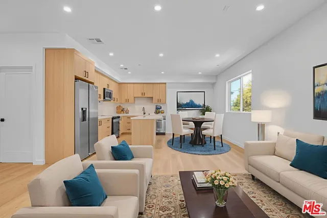 $3,900,000 | 10828 Hesby Street, North Hollywood, CA 91601