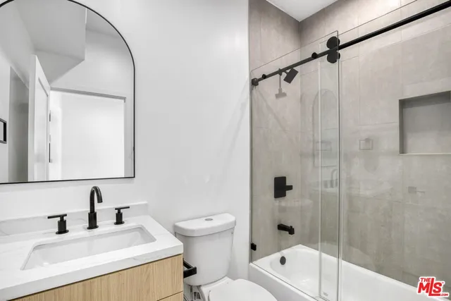 $3,900,000 | 10828 Hesby Street, North Hollywood, CA 91601