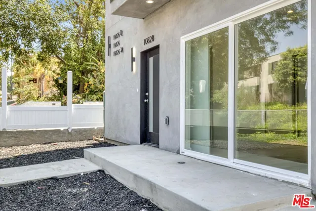 $3,900,000 | 10828 Hesby Street, North Hollywood, CA 91601