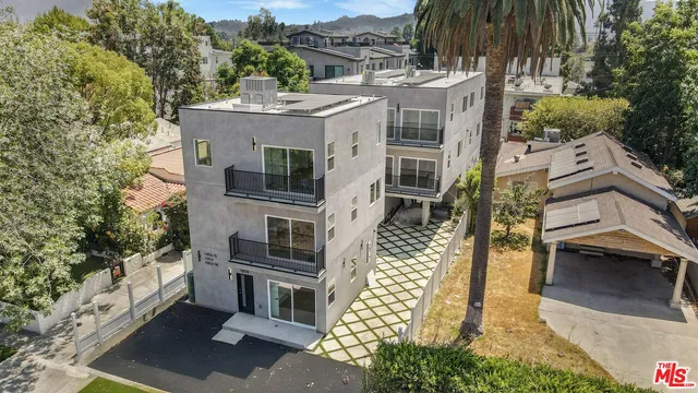 $3,900,000 | 10828 Hesby Street, North Hollywood, CA 91601