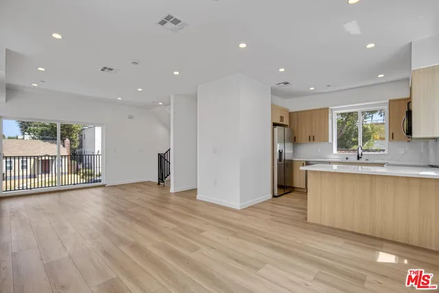 $3,900,000 | 10828 Hesby Street, North Hollywood, CA 91601