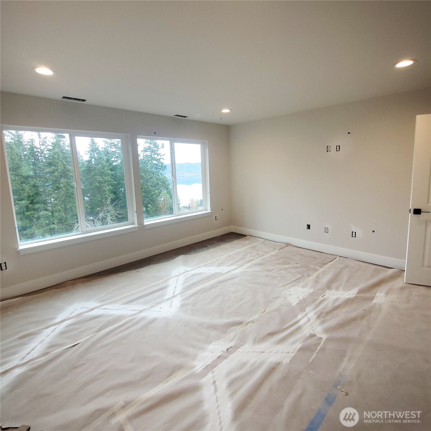 320 East 4th Street Union, WA 98592 - Photo 16 of 35 a view of an empty room with a window