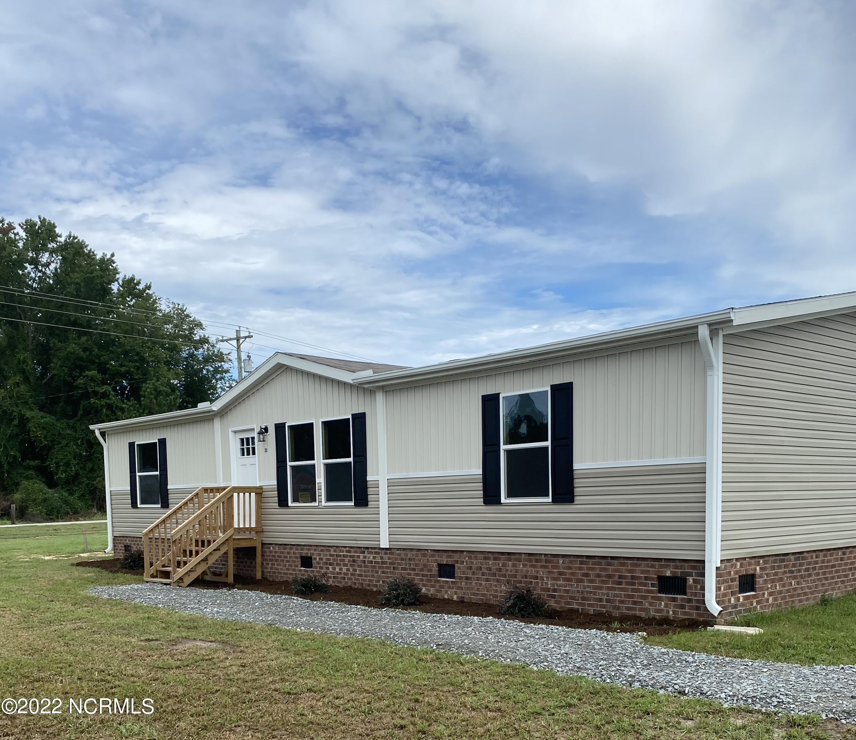 23 Westbrook Road Clinton, NC 28328 - Photo 1 of 25 23 7