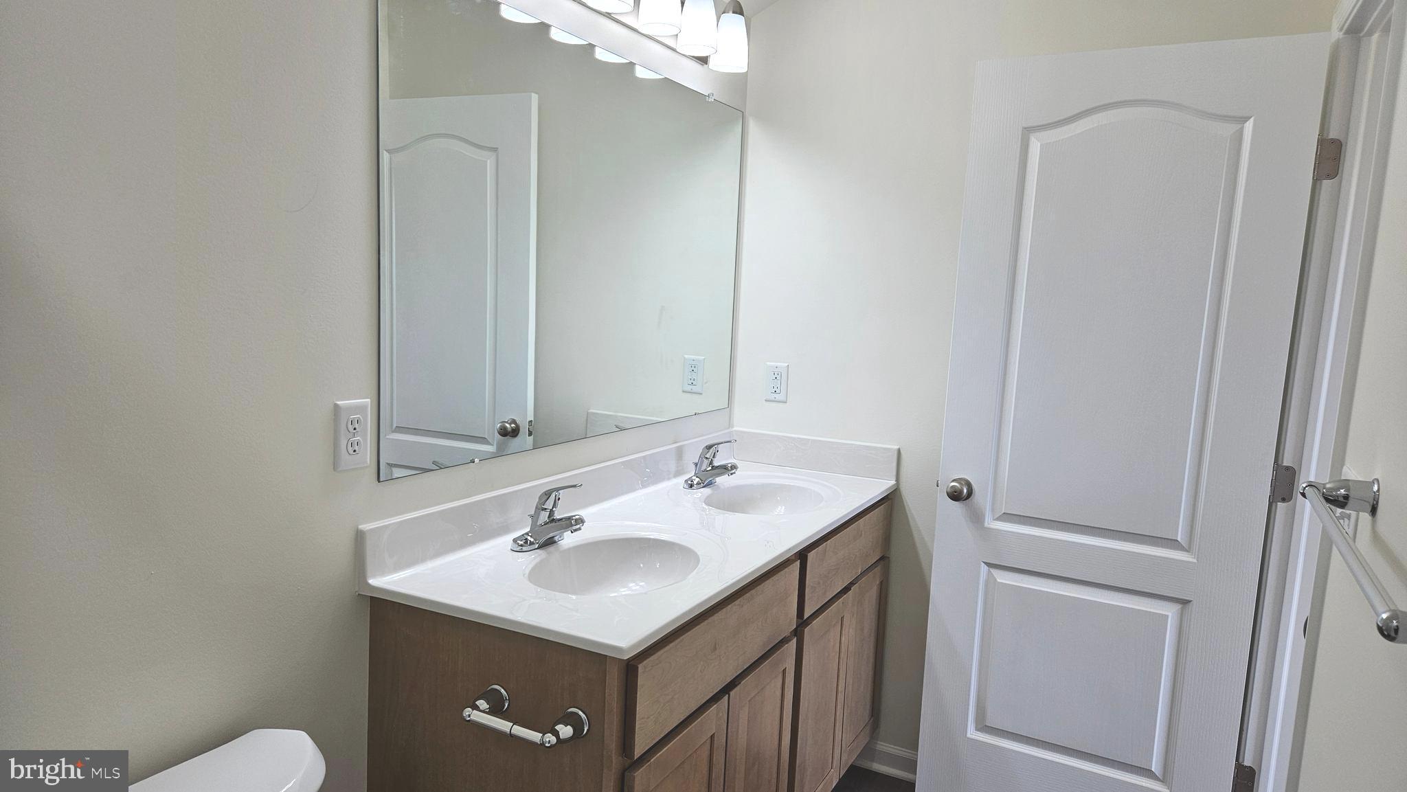 240 Doylestown Road Smyrna, DE 19977 - Photo 20 of 37 Owner's Bath