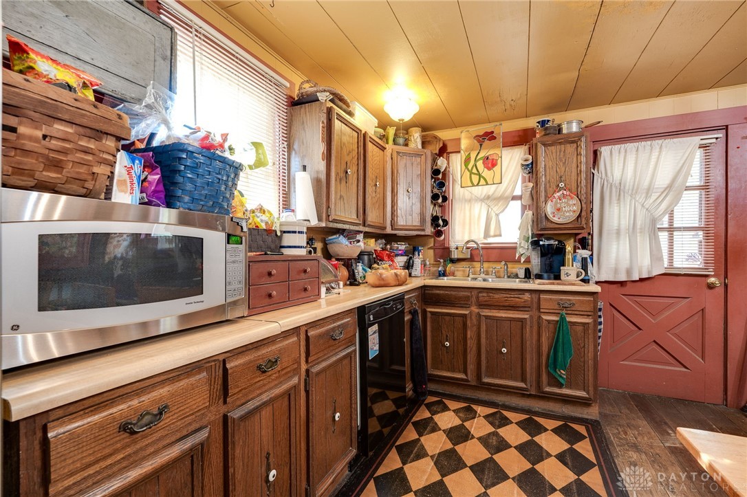 5463 Enon-Xenia Road Fairborn, OH 45324 - Photo 27 of 92