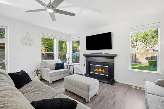 $1,199,000 | 116 Yulupa Circle, Santa Rosa, CA 95405