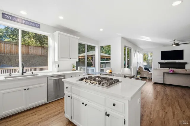 $1,199,000 | 116 Yulupa Circle, Santa Rosa, CA 95405