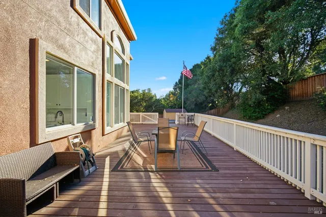 $1,199,000 | 116 Yulupa Circle, Santa Rosa, CA 95405