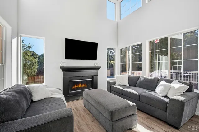 $1,199,000 | 116 Yulupa Circle, Santa Rosa, CA 95405