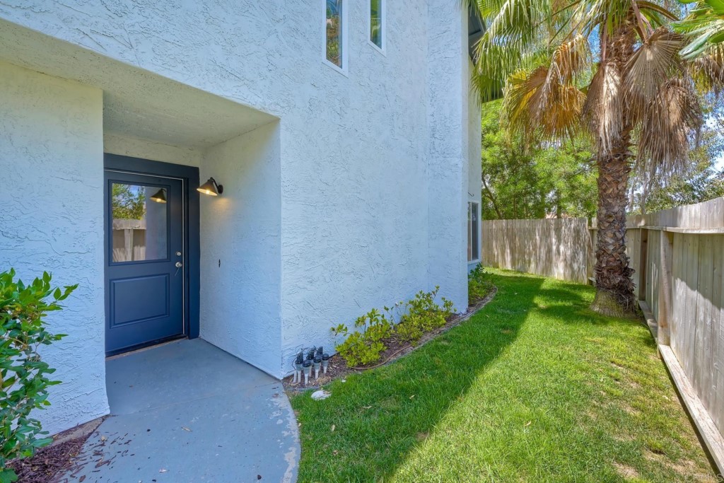 2425-27 Torrejon Place Carlsbad, CA 92009 - Photo 3 of 59