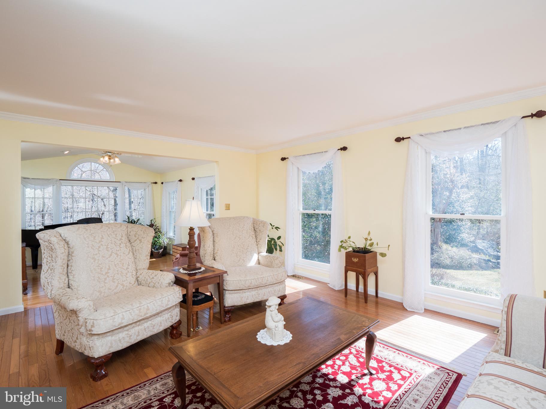 26 Old Sturbridge Road Arnold, MD 21012 - Photo 3 of 42 Living Room