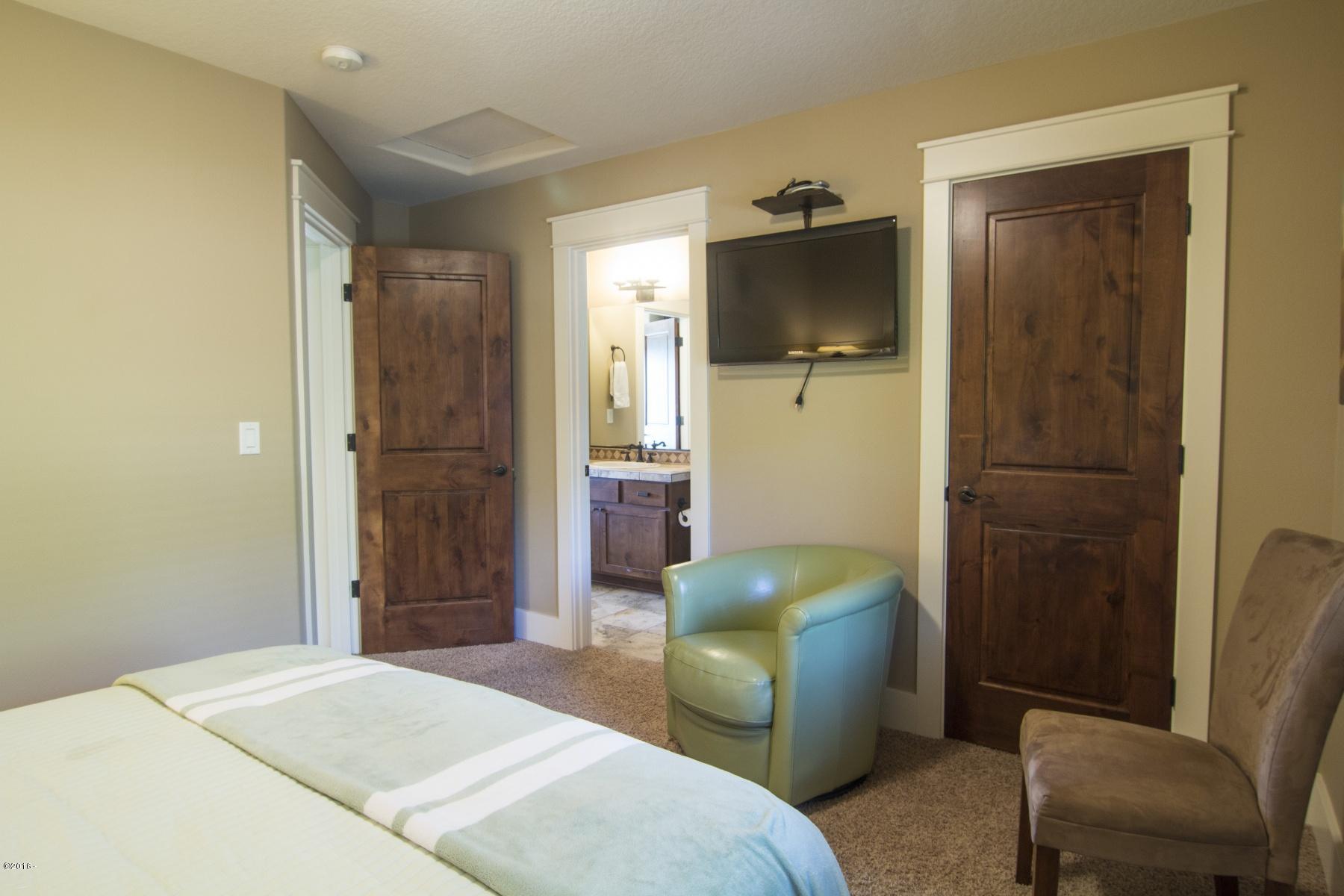 1223 Northeast Regatta Park Road Lincoln City, OR 97367 - Photo 22 of 30 22-8305835_crest