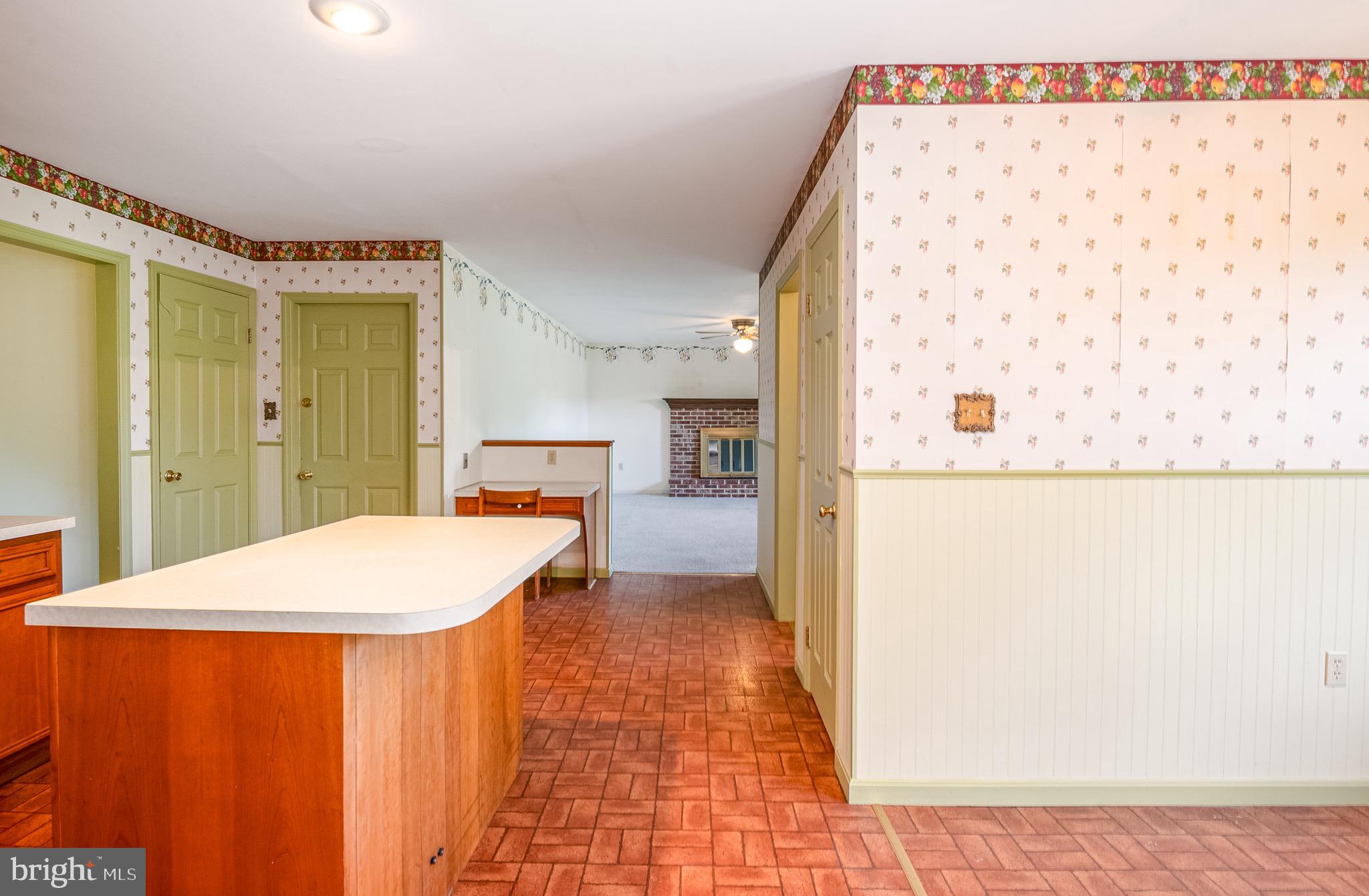 41 Flint Ridge Drive Shillington, PA 19607 - Photo 3 of 39 Island