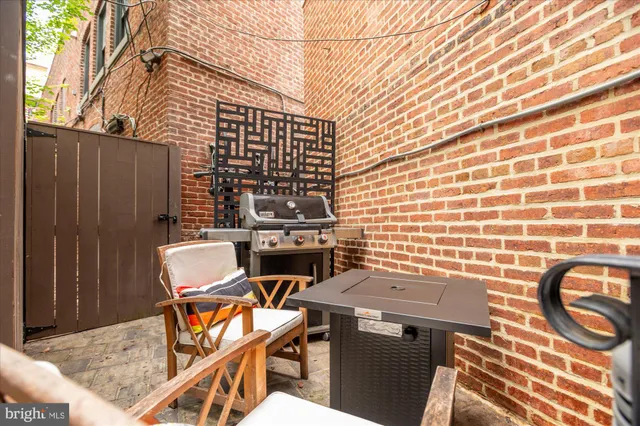 a outdoor view with a sitting space