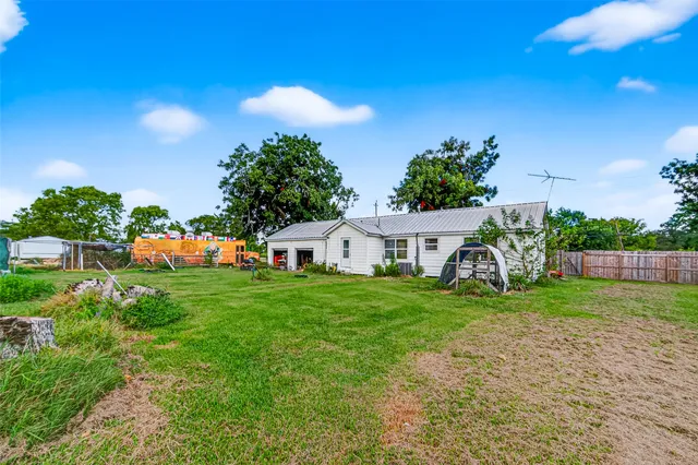 $949,000 | 1013 Battlebell Road, Highlands, TX 77562