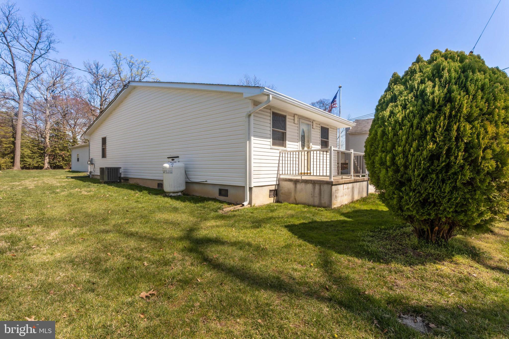 335 Sassafras Road Baltimore, MD 21221 - Photo 6 of 34