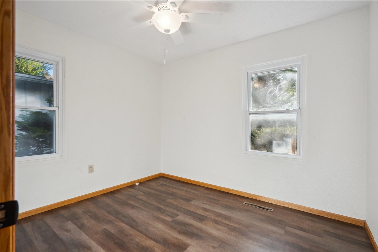 1914 Western Road Iowa City, IA 52240 - Photo 19 of 39 Gallery Image 19