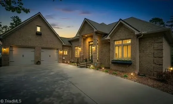 $725,500 | 2626 Fox Ridge Road, Asheboro, NC 27205