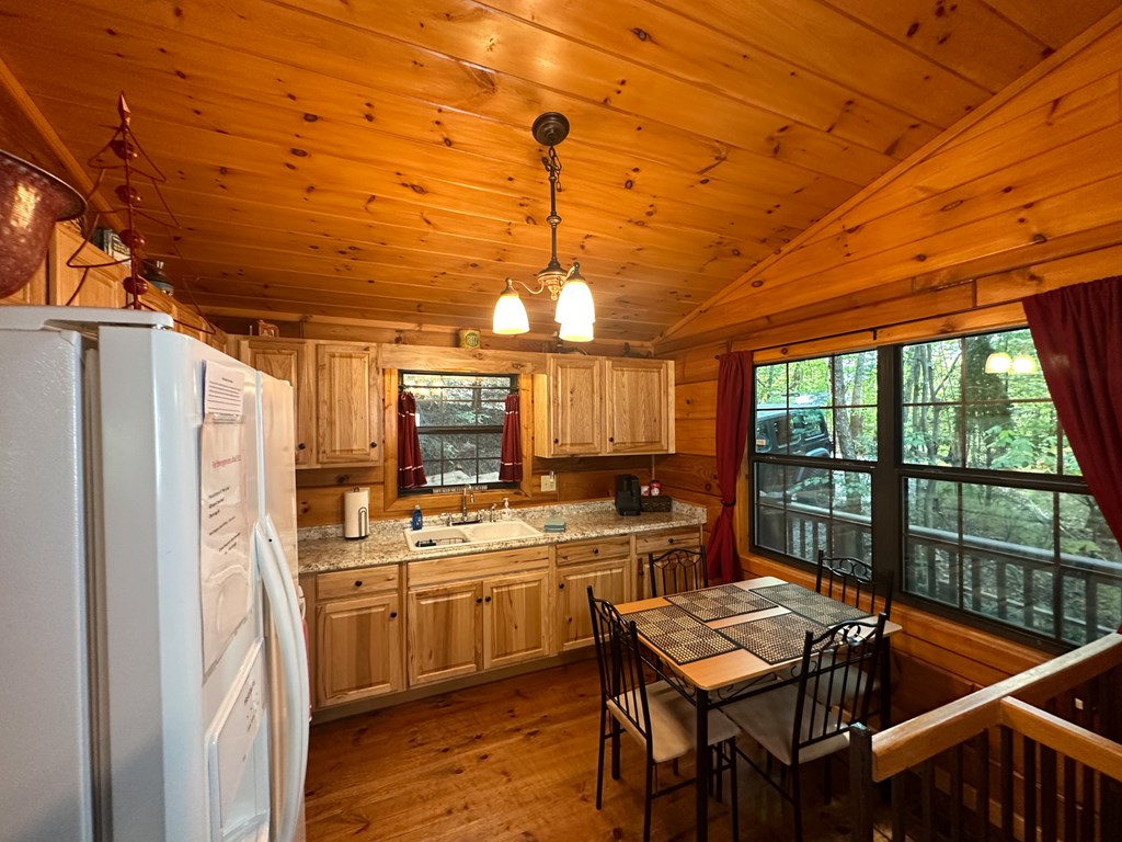 423 Laurel Creek Road Blue Ridge, GA 30513 - Photo 6 of 36