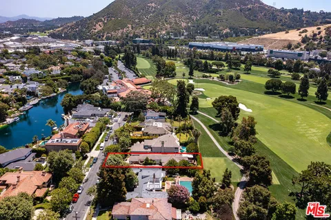 $3,195,000 | 10058 Valley Spring Lane, Toluca Lake, CA 91602