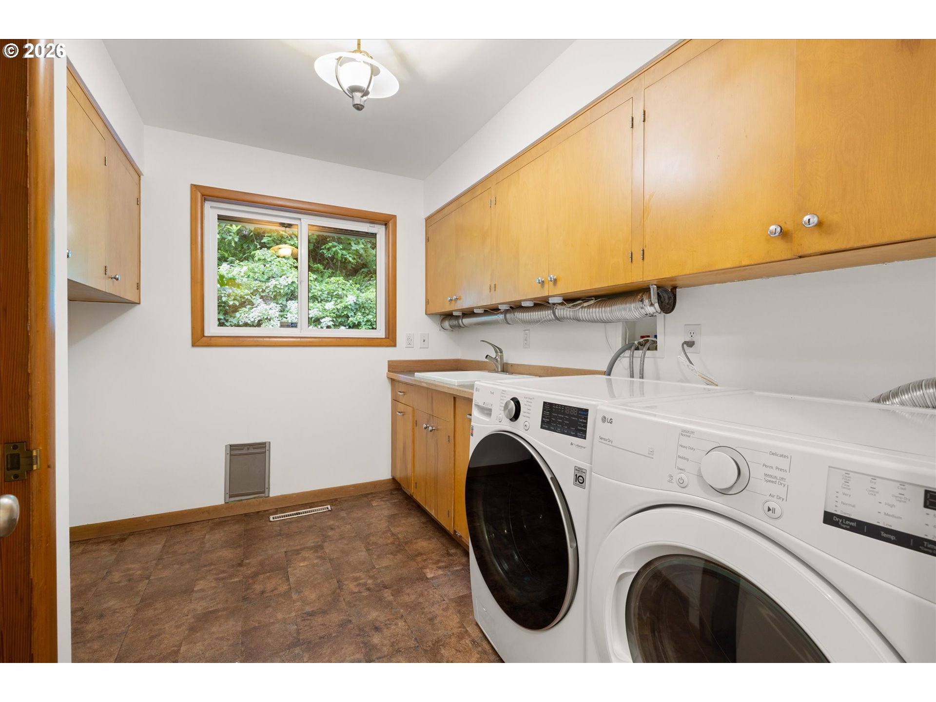 4922 Southwest Barnes Road Portland, OR 97221 - Photo 30 of 44 Gallery Image 30