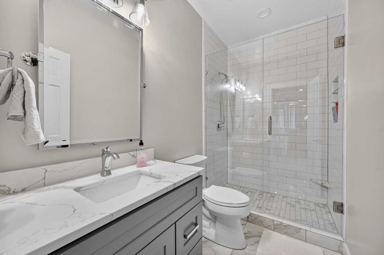 20980 State Line Road Lawrenceburg, IN 47025 - Photo 46 of 99 Hall BA features gray & white veined marble & large tile shower