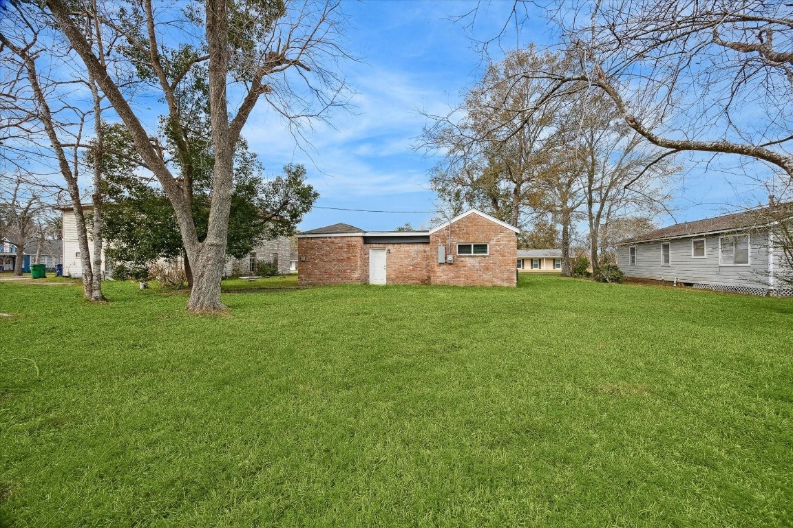 710 East Magnolia Street Angleton, TX 77515 - Photo 11 of 11