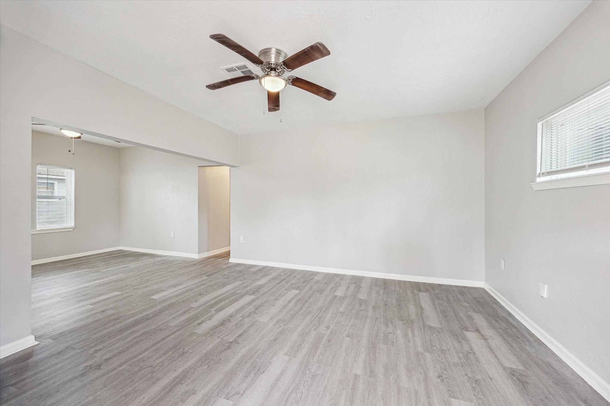 710 East Magnolia Street Angleton, TX 77515 - Photo 3 of 11
