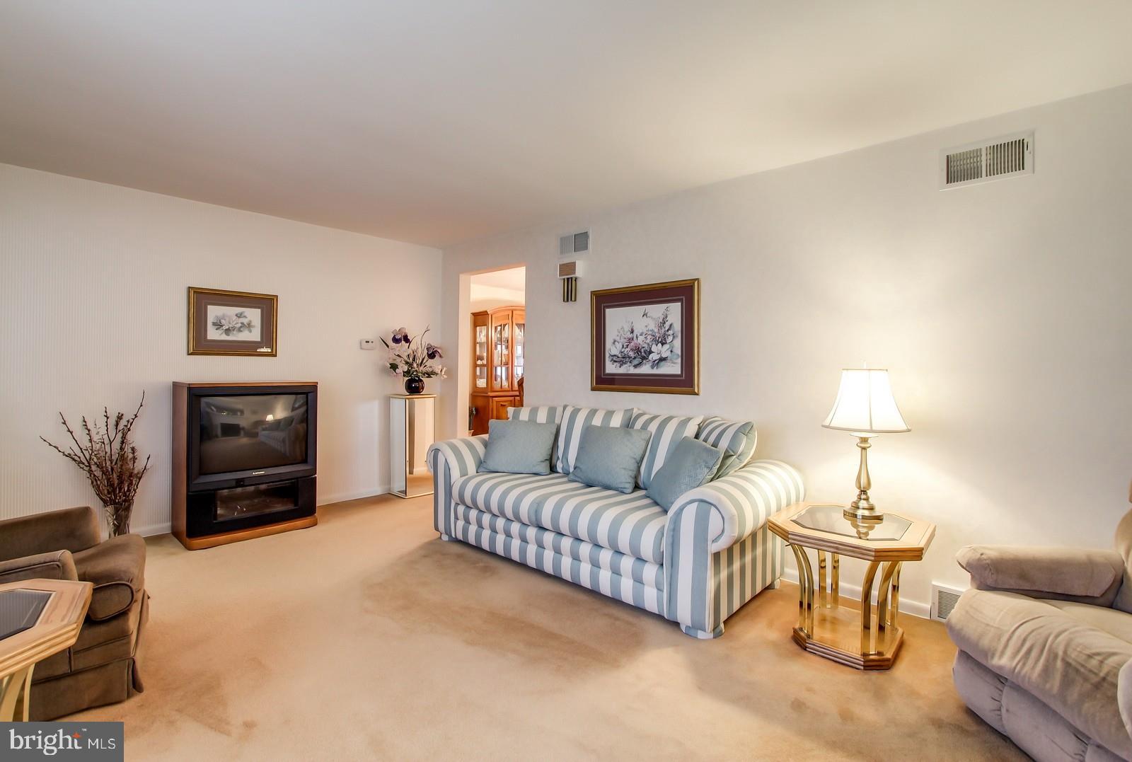 2057 Poplars Road York, PA 17408 - Photo 4 of 28 Gallery Image 4