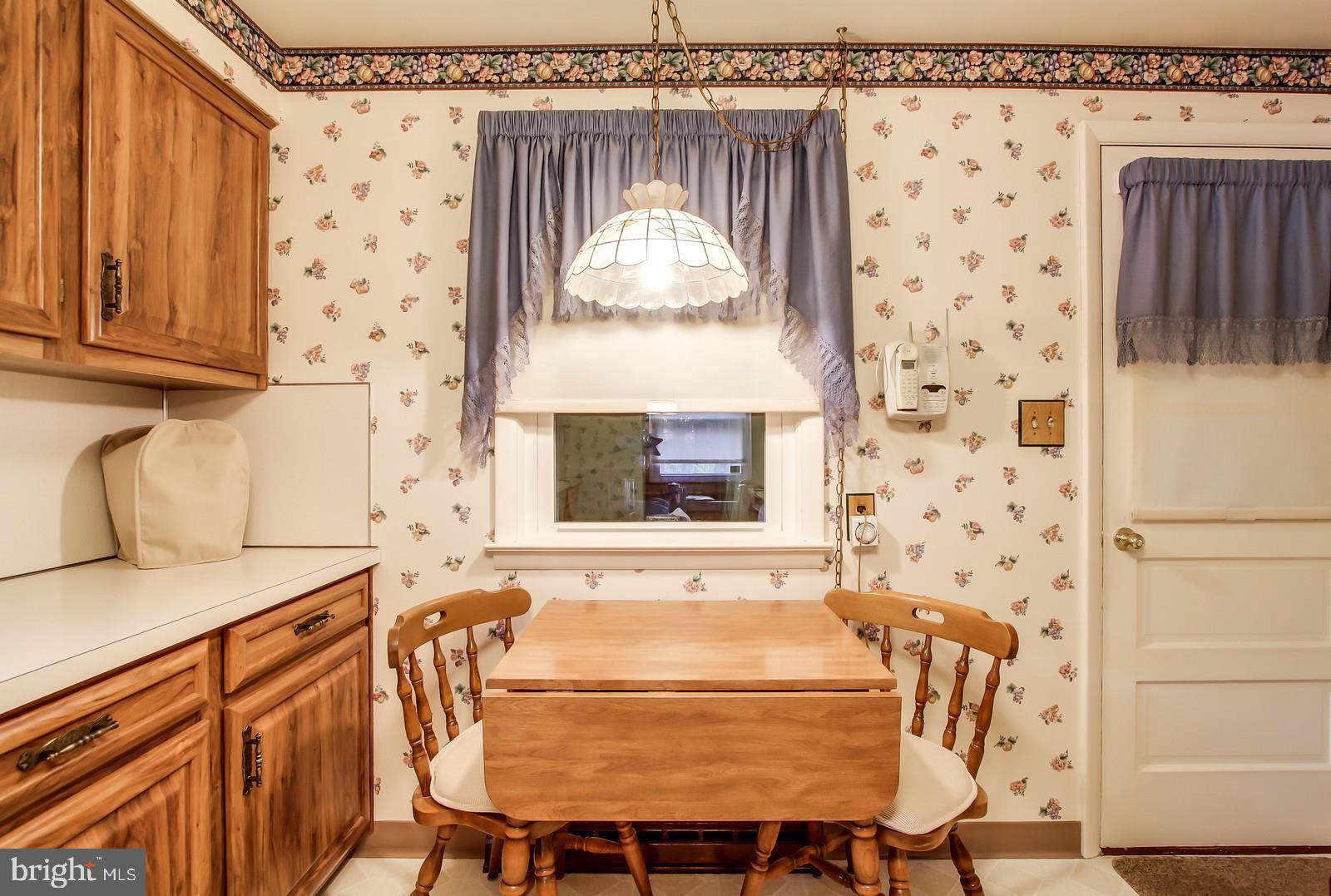 2057 Poplars Road York, PA 17408 - Photo 9 of 28 Gallery Image 9