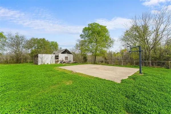 $640,000 | 9764 Cr 2422 Road, Rowlett, TX 75089